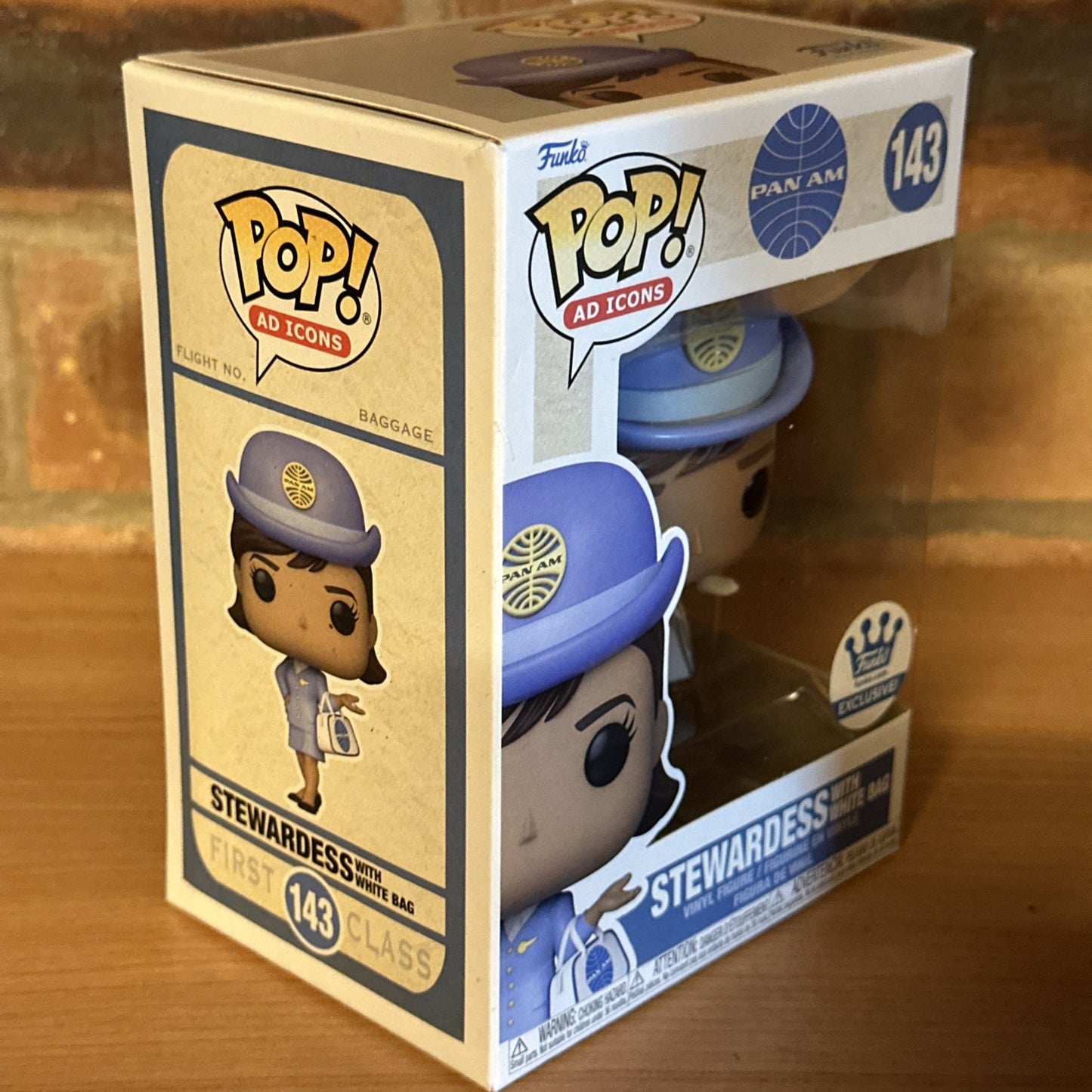 FUNKO POP! Ad Icons Pan Am Stewardess White Bag #143 Funko Exclusive Damage
