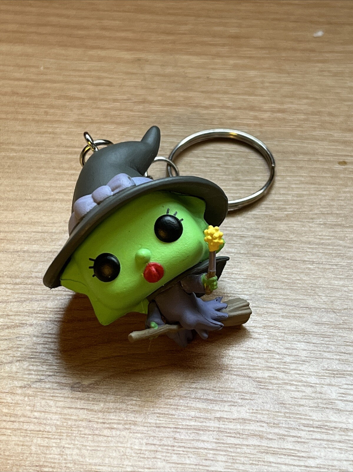 Funko THE SIMPSONS TREEHOUSE OF HORROR WITCH MAGGIE Key Ring Keyring gift bag2