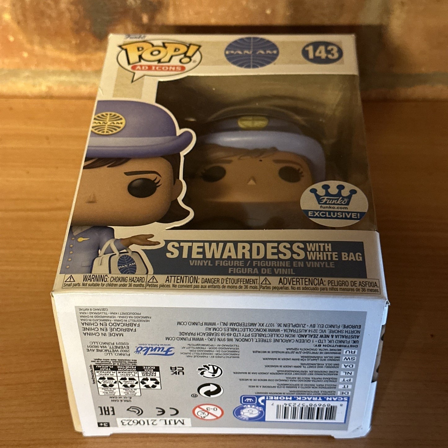 FUNKO POP! Ad Icons Pan Am Stewardess White Bag #143 Funko Exclusive Damage