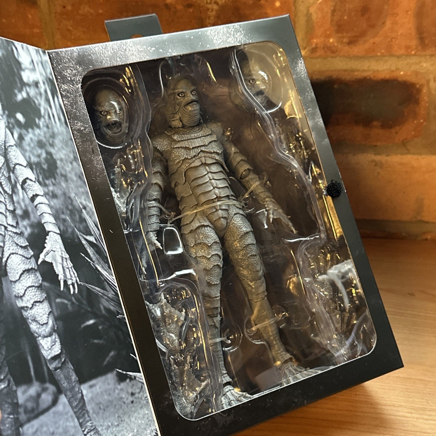 NECA UNIVERSAL MONSTERS (B&W) THE CREATURE FROM THE BLACK LAGOON Figure Mint