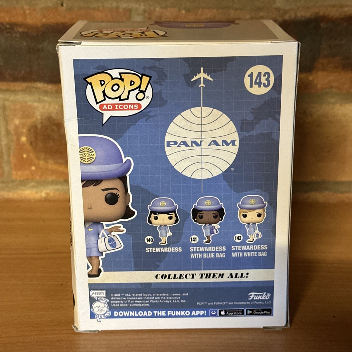 FUNKO POP! Ad Icons Pan Am Stewardess White Bag #143 Funko Exclusive Damage