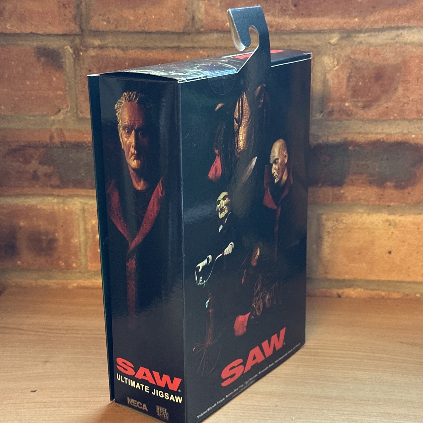 Neca ULTIMATE SAW JIGSAW KILLER Black Robe With Trike 18cm Window figure In Stk