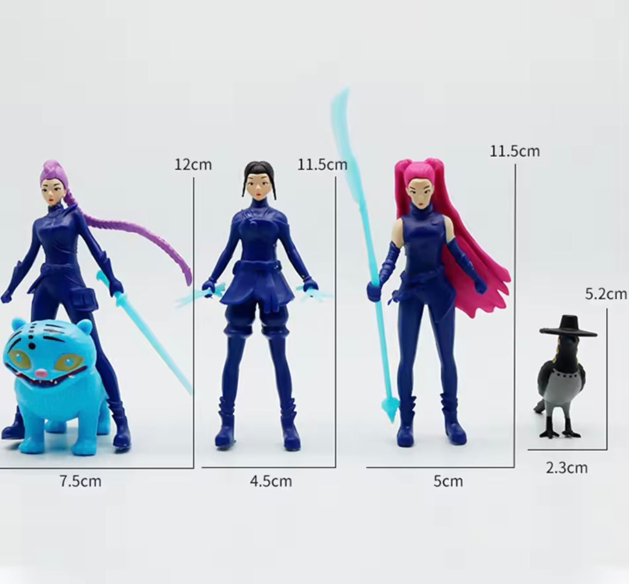 Demon Hunters Huntrix collectible blind bag with figure and 3 cards