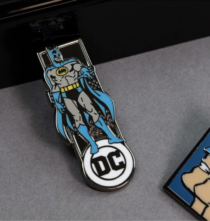 2x Batman Enamel Pin Kings Badge Collectables Superheroes Comic Film Gift 1.3 - SOScollectible