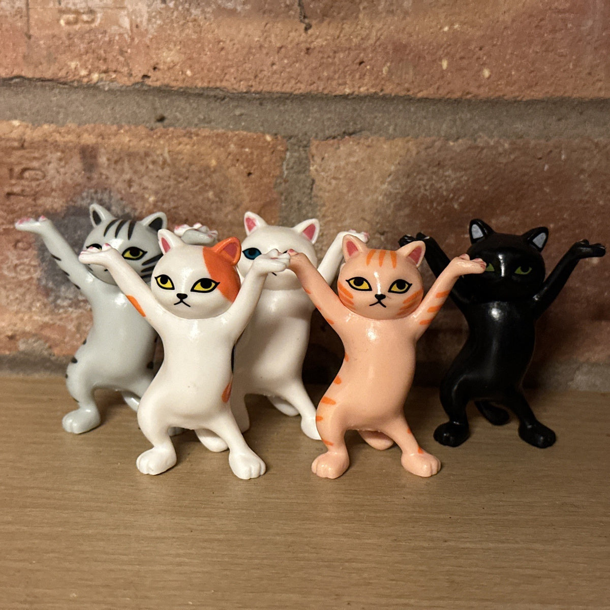 5PCS Cat Figures Raising Hands Dancing Cat Model Cat Ornaments Toys Gift Set2