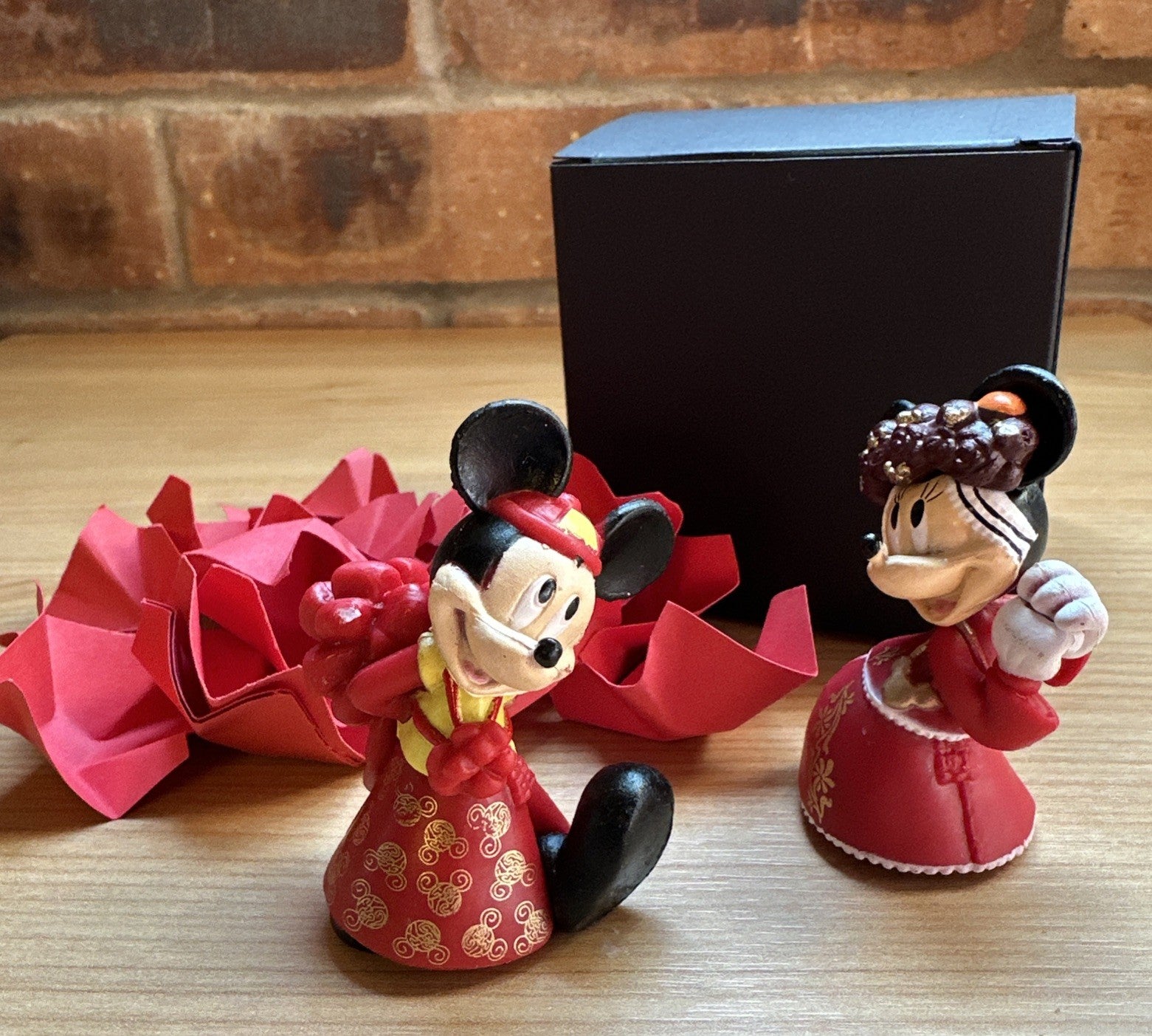 Disney Mickey And Minnie Mouse Chinese Bride & Groom Wedding Cake Gift Boxed 7cm