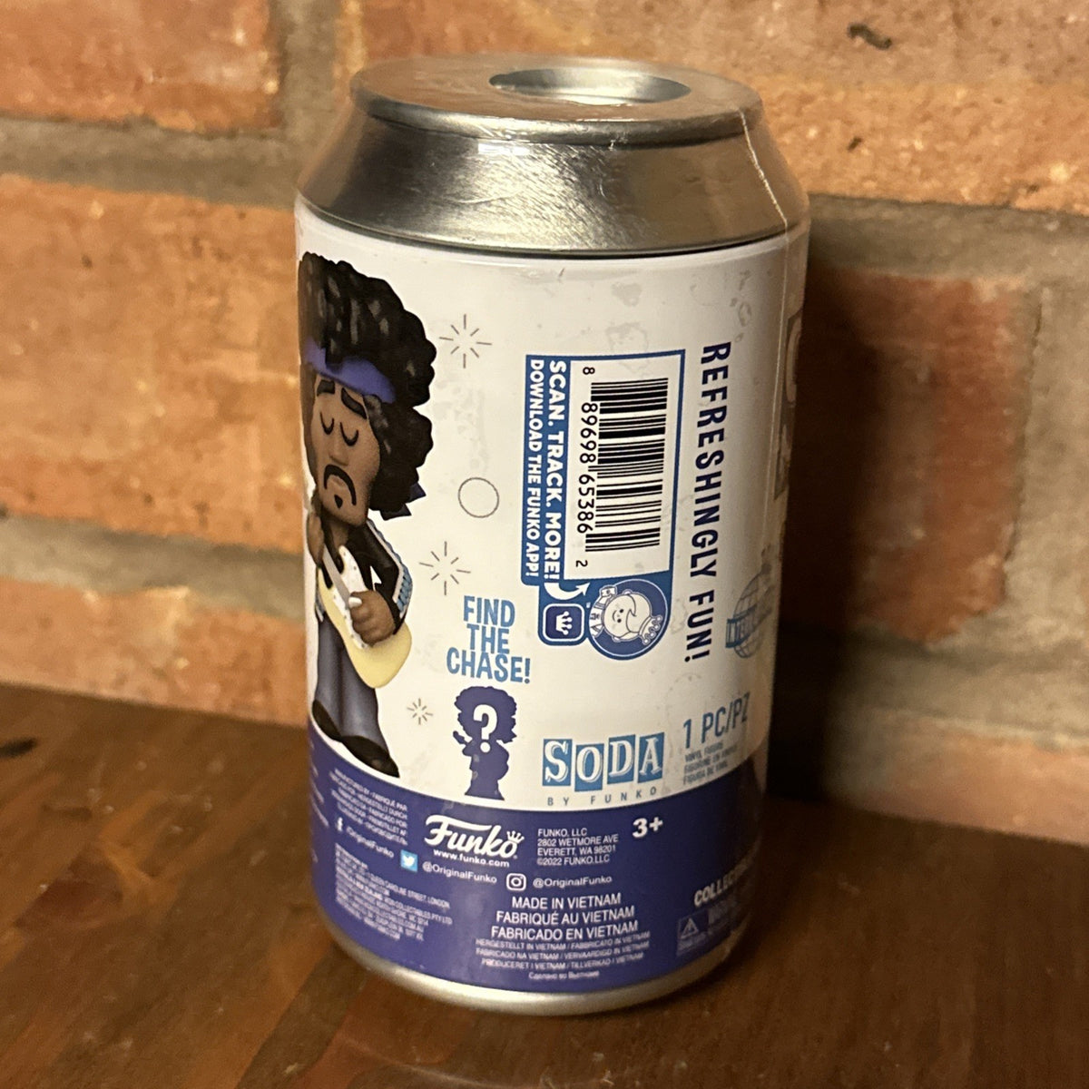 Jimi Hendrix - Jimi Hendrix SODA Vinyl Figure in Collector Can (2022 Exclusive) 1