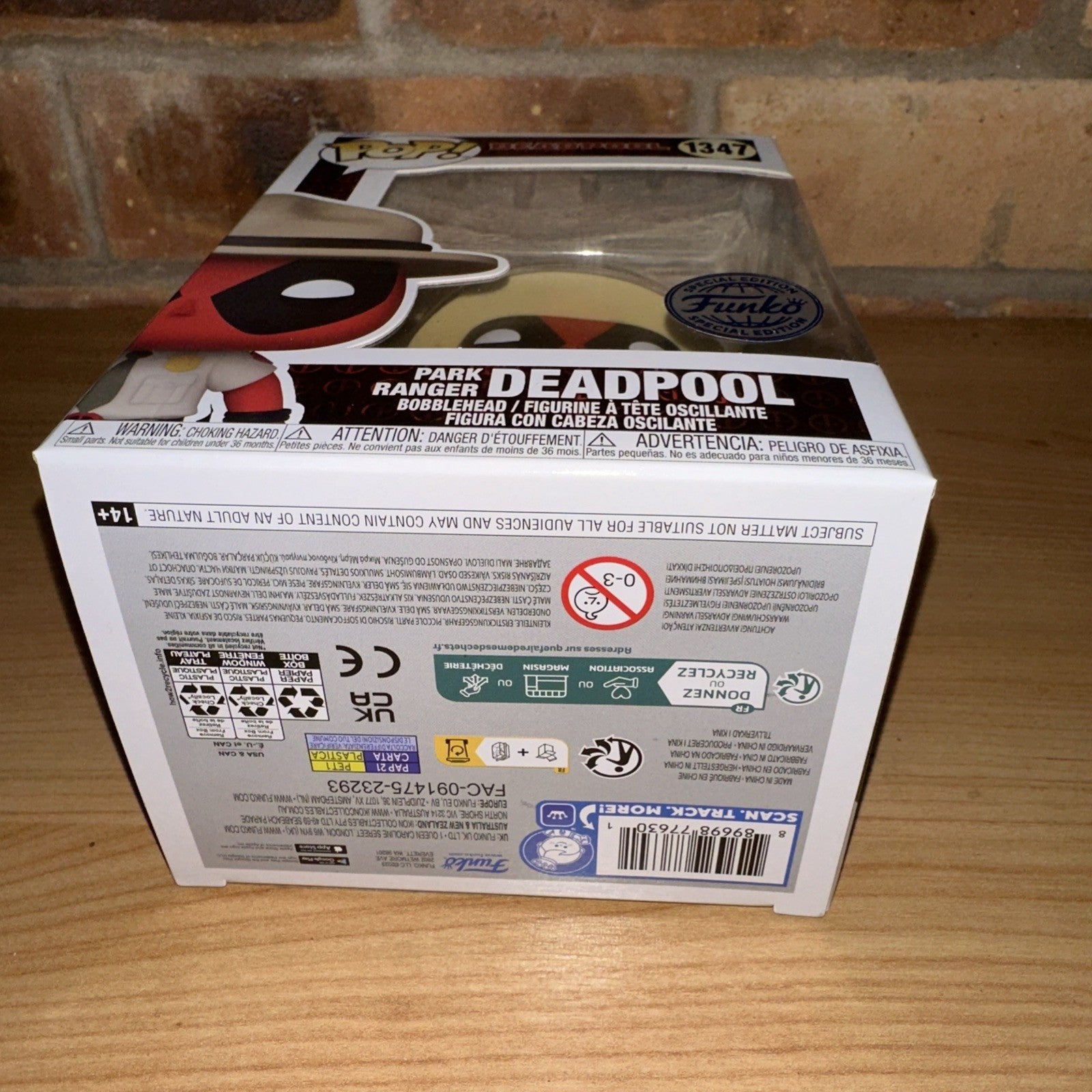 Deadpool POP! Marvel Vinyl Figure Park Ranger Deadpool Exc 1347 Set
