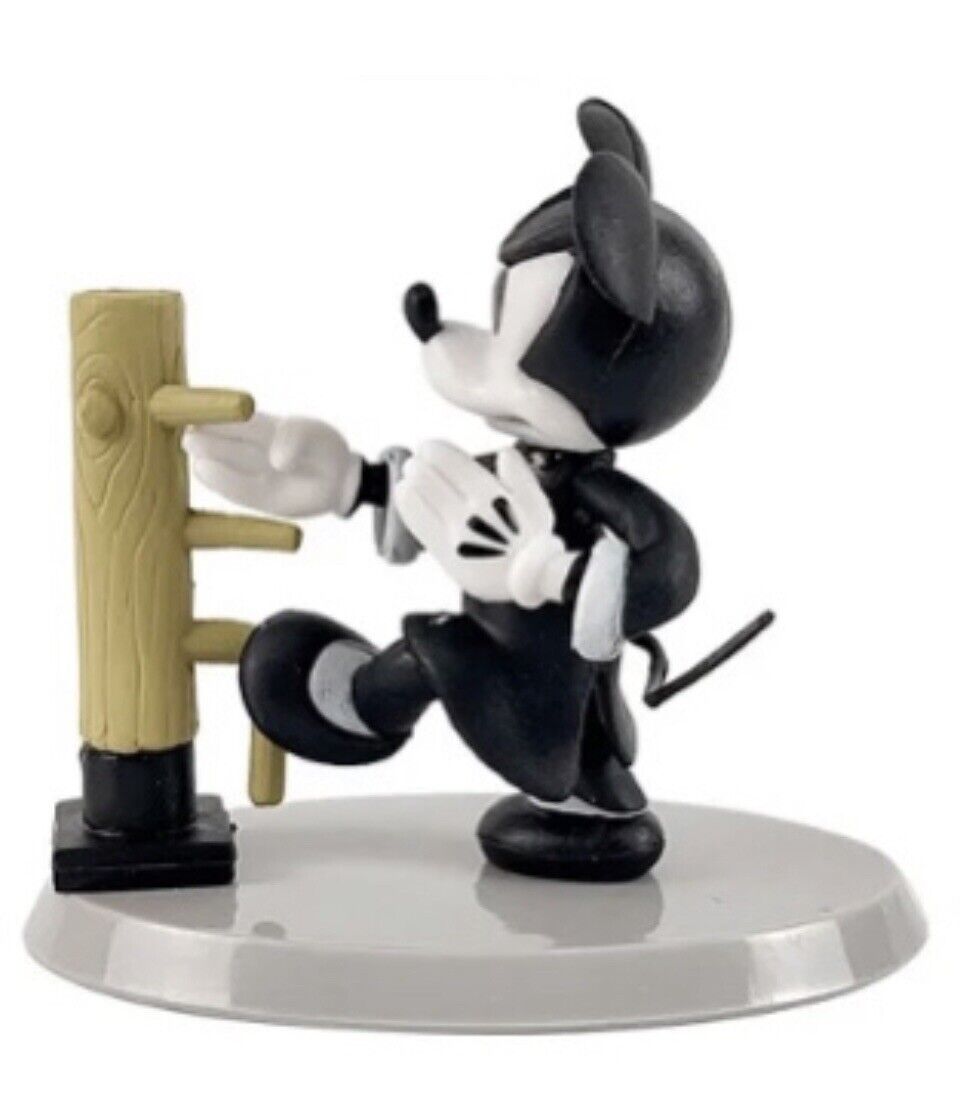 Disney Kung Fu Mickey Mouse Fig Black Suit Kick Pole Bruce Lee 6cm In Gift Box