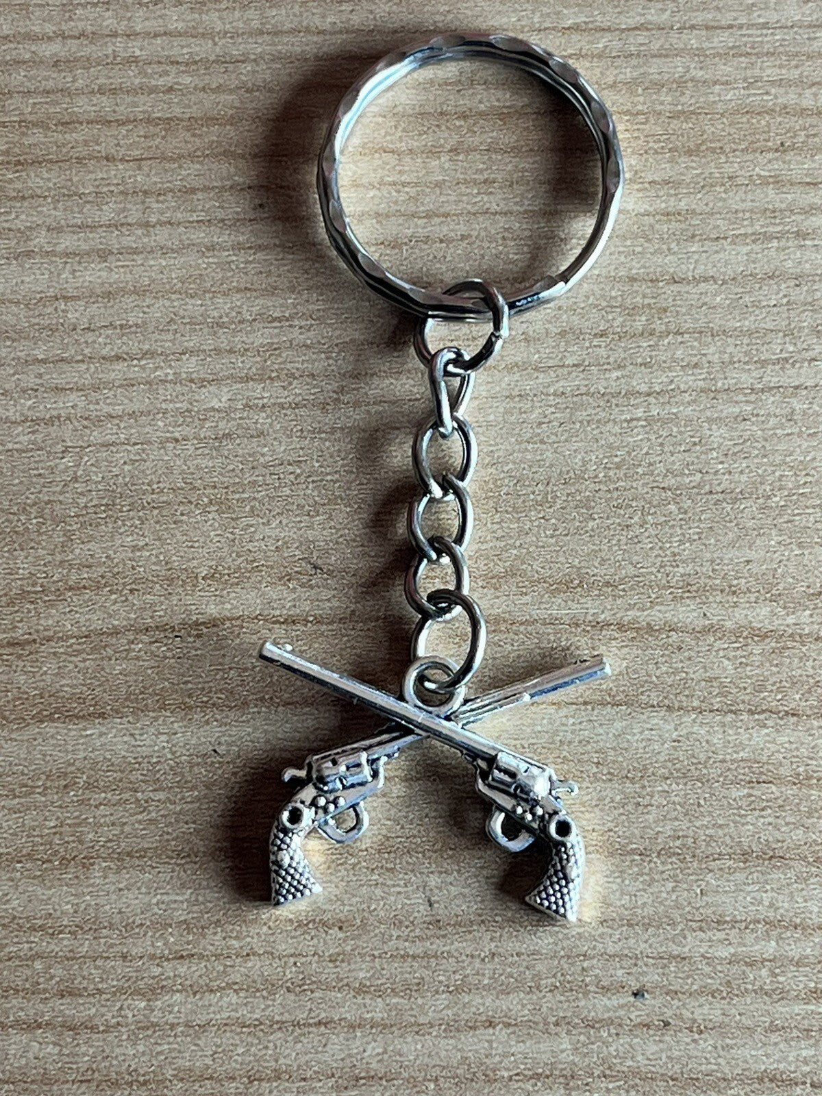 2x Gun Crossed Revolvers Keyring Key Ring Handgun Cowboy Gangster 10 To Collect1