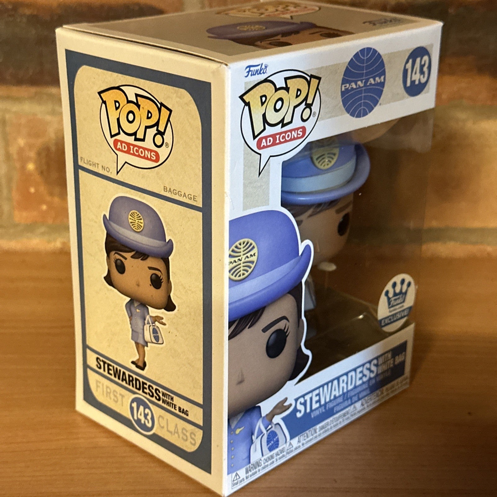 FUNKO POP! Ad Icons Pan Am Stewardess White Bag #143 Funko Exclusive Damage