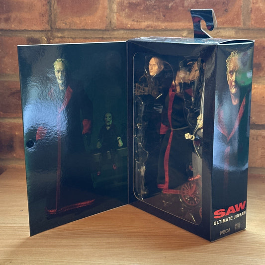 Neca ULTIMATE SAW JIGSAW KILLER Black Robe With Trike 18cm Window figure In Stk