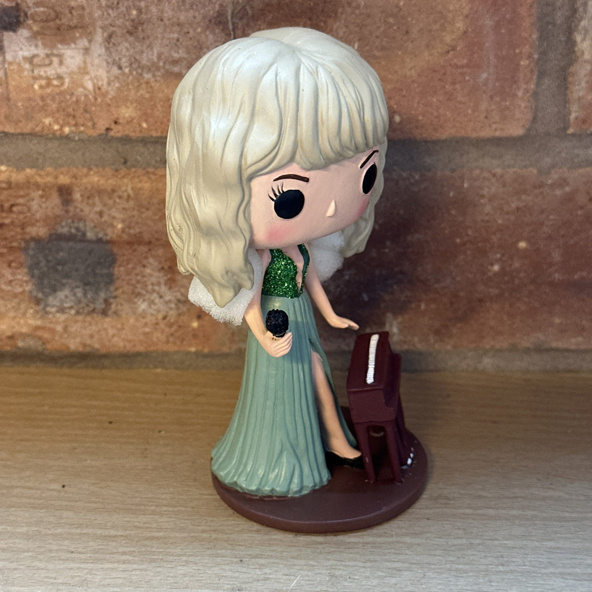 Taylor Swift With Piano Resin Figure Doll Decor Item Pop Music Merch Singer2