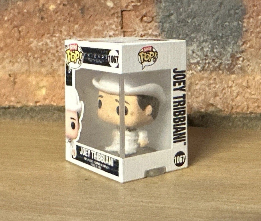 Funko Bitty Friends cowboy hat Joey Tribbiani #1067 ultra Rare Chase Gift Set1