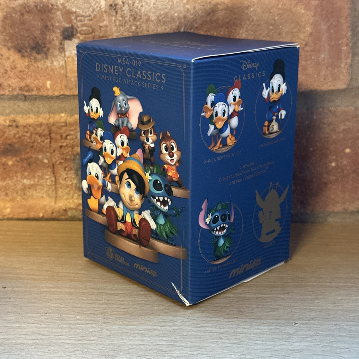 BEAST KINGDOM Disney Dale Hawaii Shirt Classic Series Blind Box Figure Hot Toys0