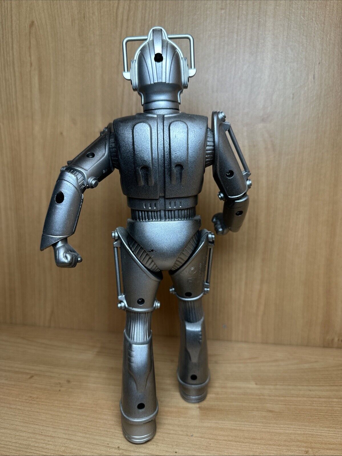 Doctor Who Cyberman Figure with Moving Arms  27cm Tall Full Sealed Bubble Bath