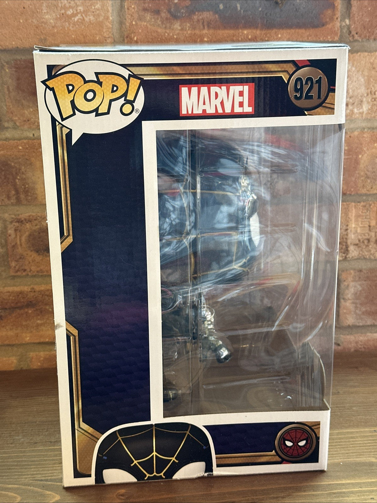 Funko Pop Spider-Man Black & Gold Suit 10 Inch Exclusive # 921 Side Damage3