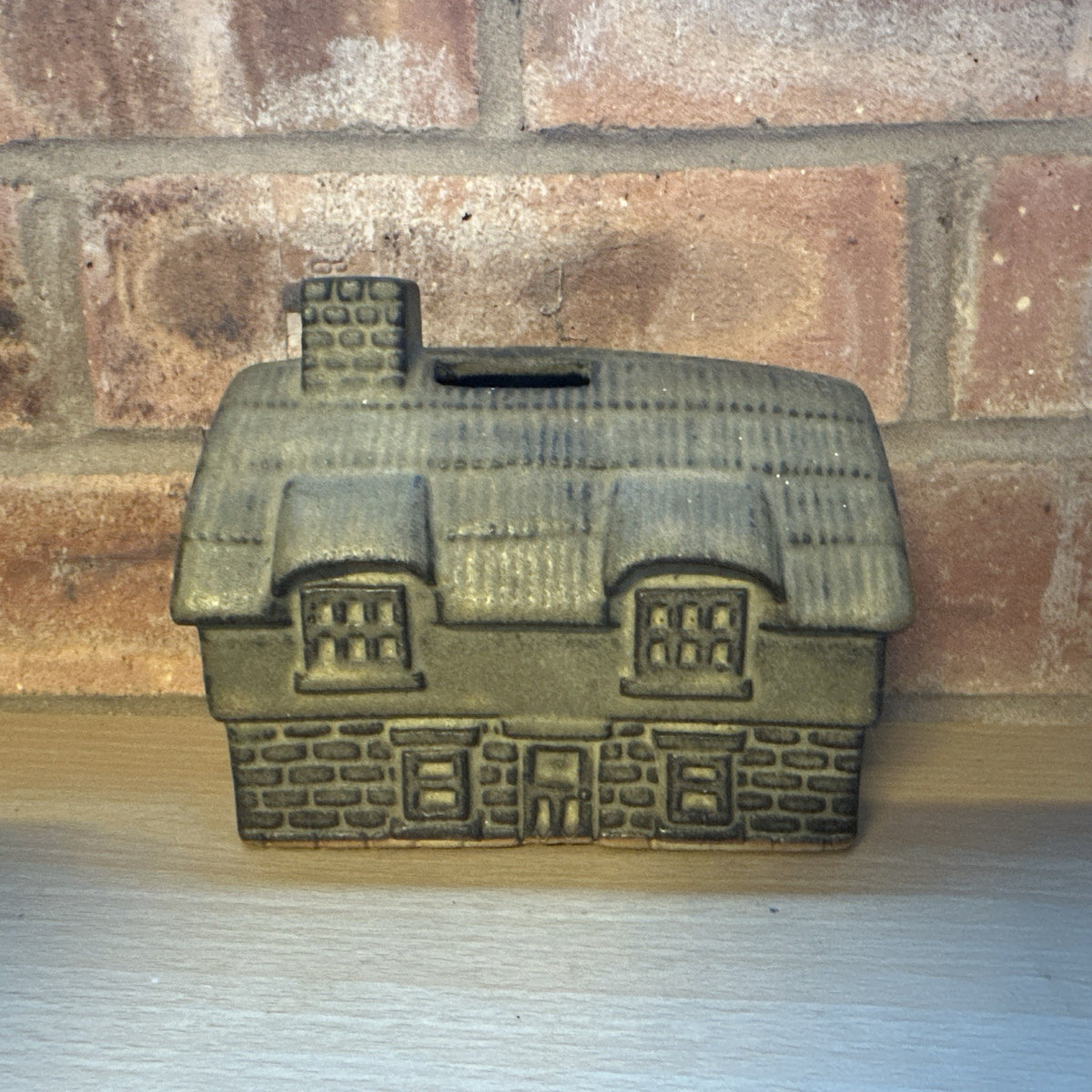 Tremar Pottery - The Swan Public House Money Box Iconic Pubs (lyndhurst??)2