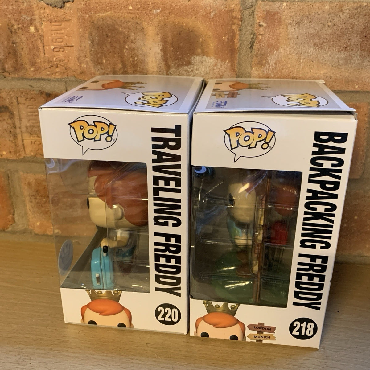Funko POP - Traveling 220 & Backpacking 218 Freddy - Funko Exclusive Travel Gift2