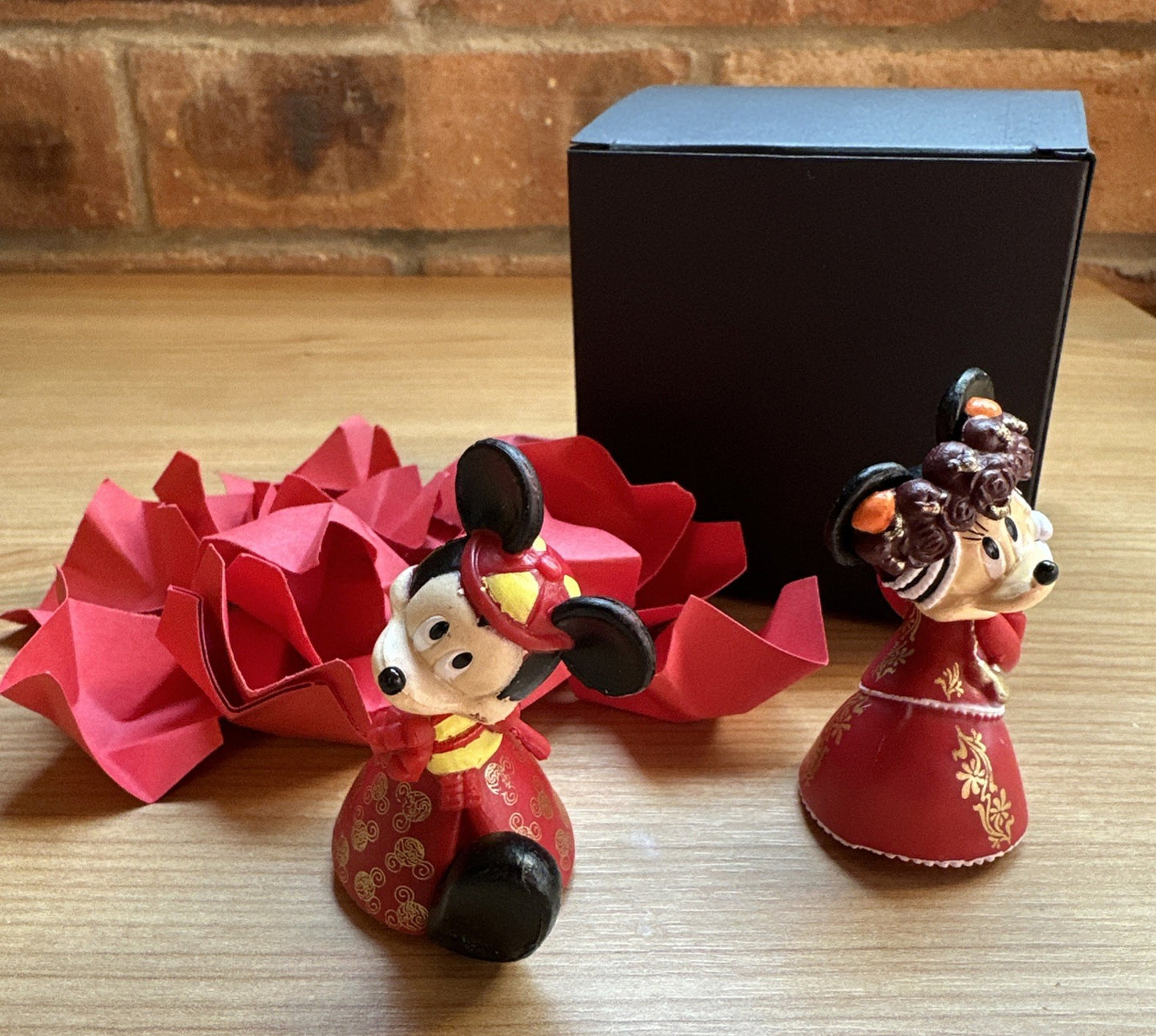 Disney Mickey And Minnie Mouse Chinese Bride & Groom Wedding Cake Gift Boxed 7cm