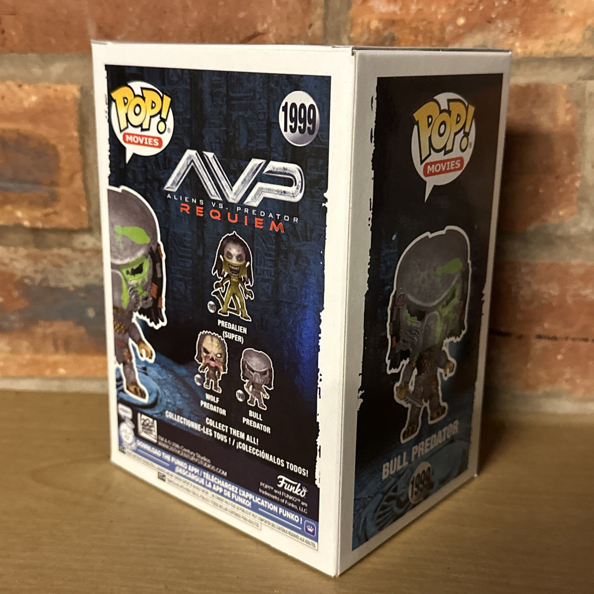 Funko Pop Alien vs. Predator Bull Predator (Glow) Vinyl Figure #1999 Exclusive3