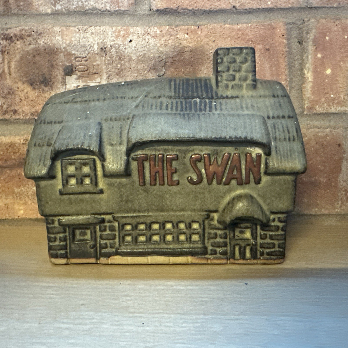 Tremar Pottery - The Swan Public House Money Box Iconic Pubs (lyndhurst??)1