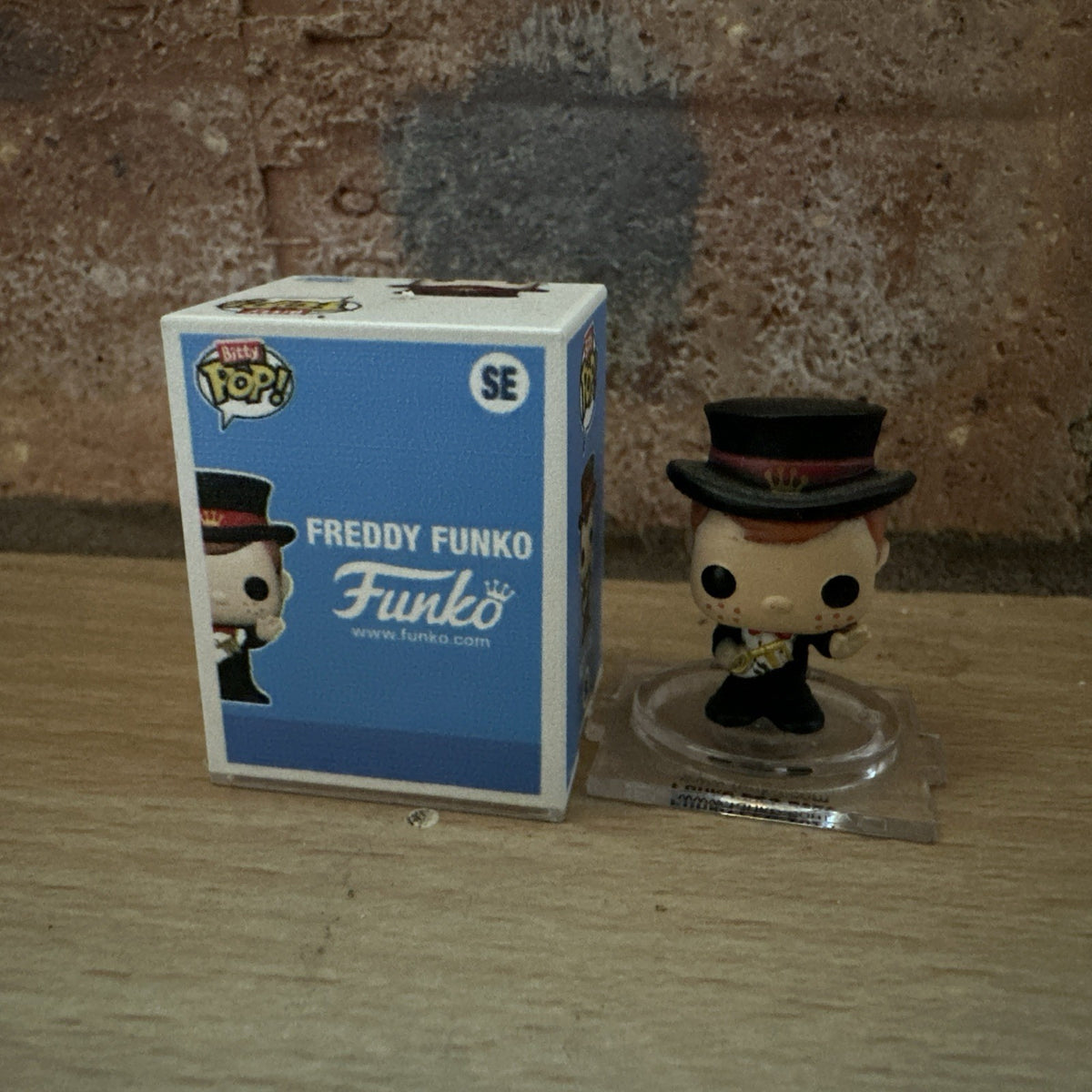 Funko Bitty Pop! Mayor Freddy Fun On The Run 25th Anniversary Edition2