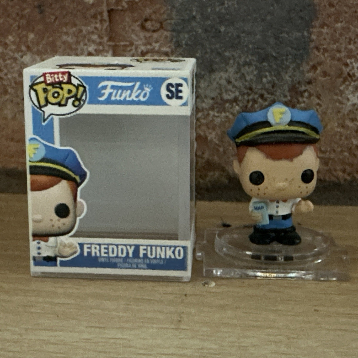 Funko Bitty Pop! Security Fun On The Run 25th Anniversary Edition: Funko Freddy1
