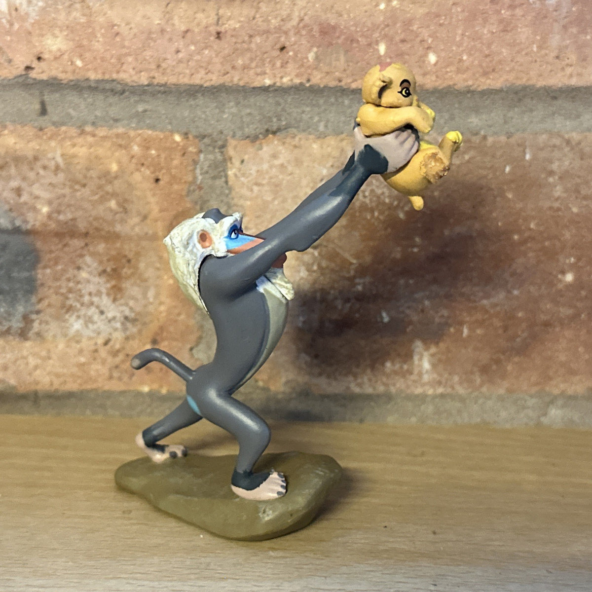  Disney The Lion King Rafiki Holding Simba Figurine 1994 Circle of Life1