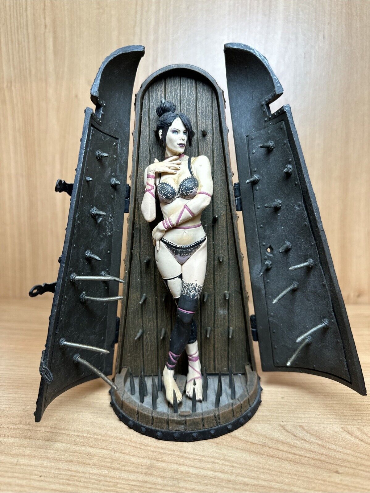 McFarlane Clive Barker's Tortured Souls Girl In The Iron Maiden Figure Rare READ