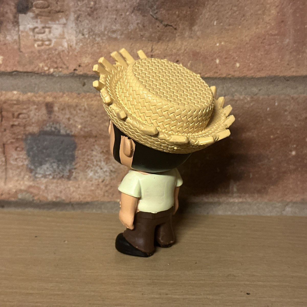 Bad Bunny  Exclusive Pop Star Resin Figure – Iconic Straw Hat Figure No Jacket3