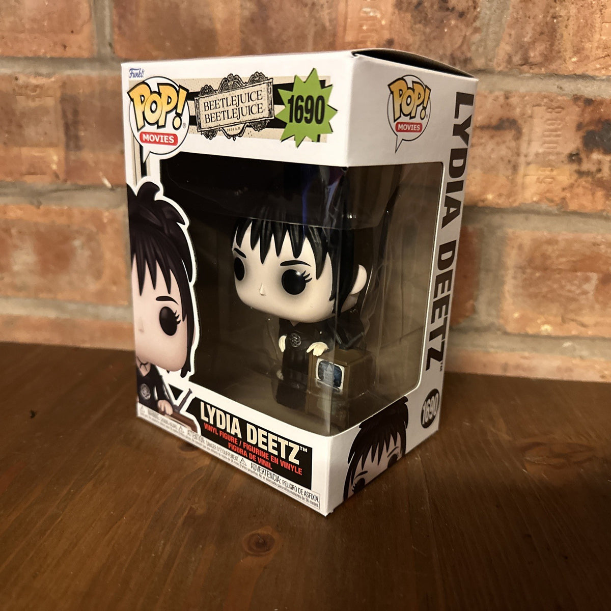 Beetlejuice 2 Lydia Deetz with TV Funko Pop! Vinyl Figure #1690 New Bj1