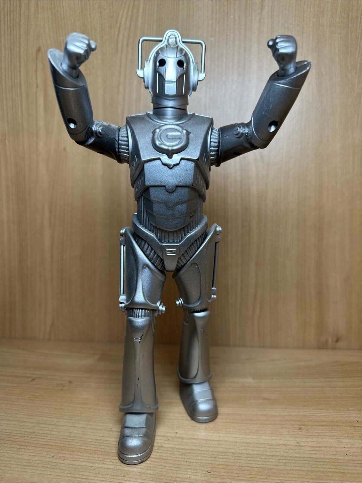 Doctor Who Cyberman Figure with Moving Arms  27cm Tall Full Sealed Bubble Bath