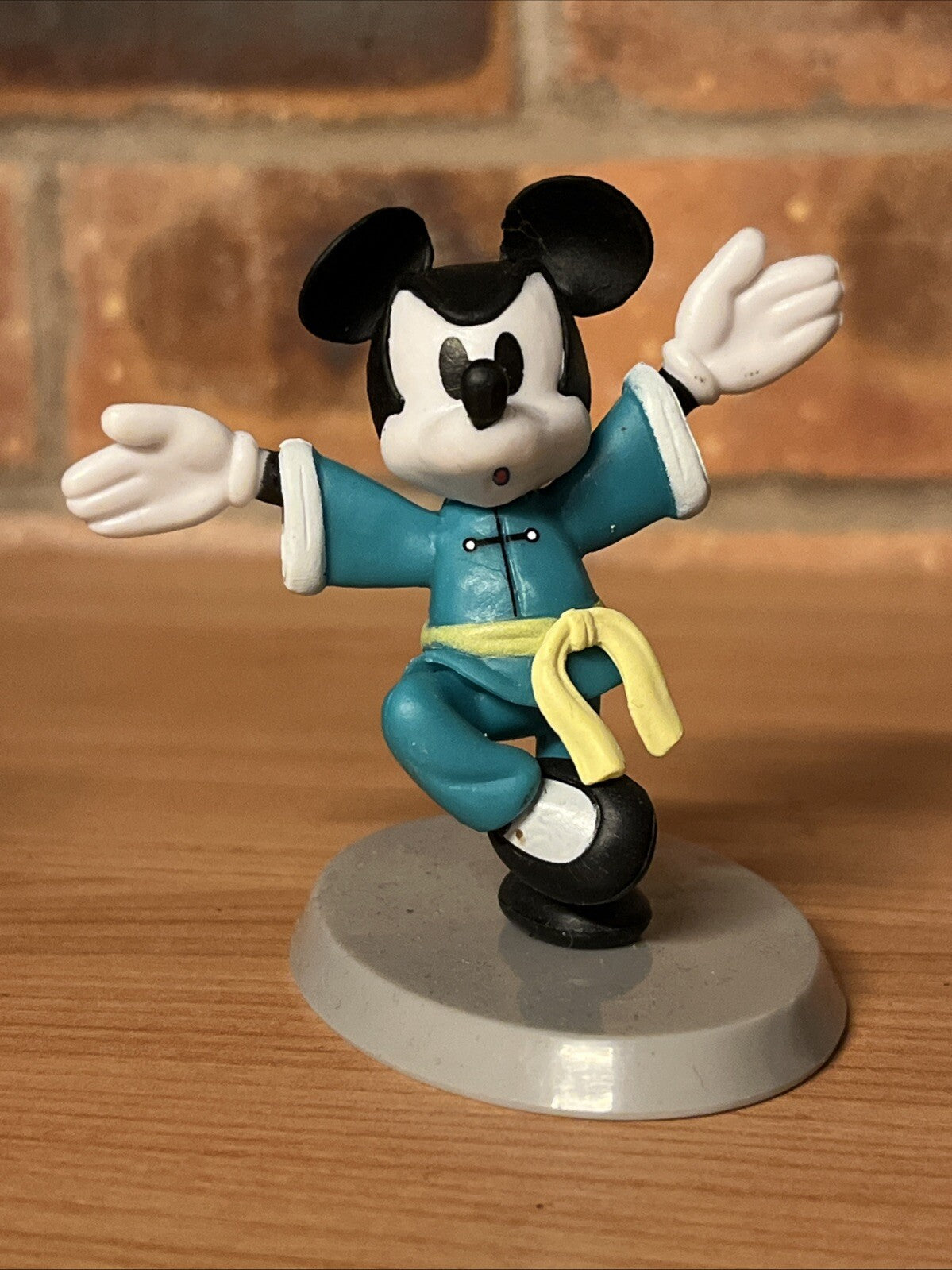 Disney Kung Fu Mickey Mouse Figure Series - Yoga Pose Bruce Lee 6cm In Gift Box1
