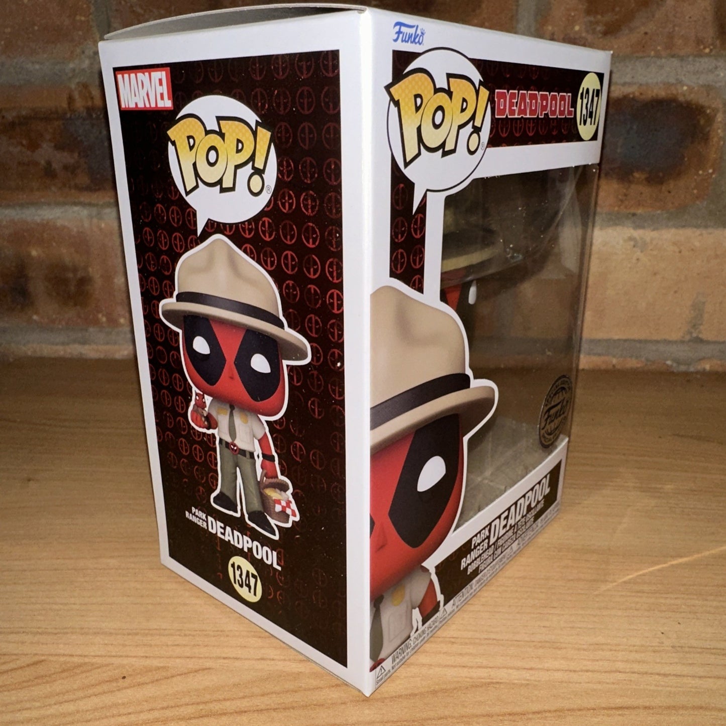 Deadpool POP! Marvel Vinyl Figure Park Ranger Deadpool Exc 1347 Set