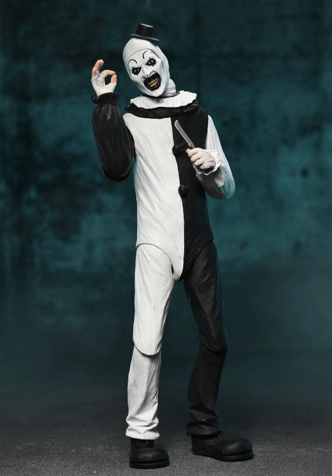 Terrifier Action Figure Ultimate Art the Clown 17 cm NECA In Stock Now