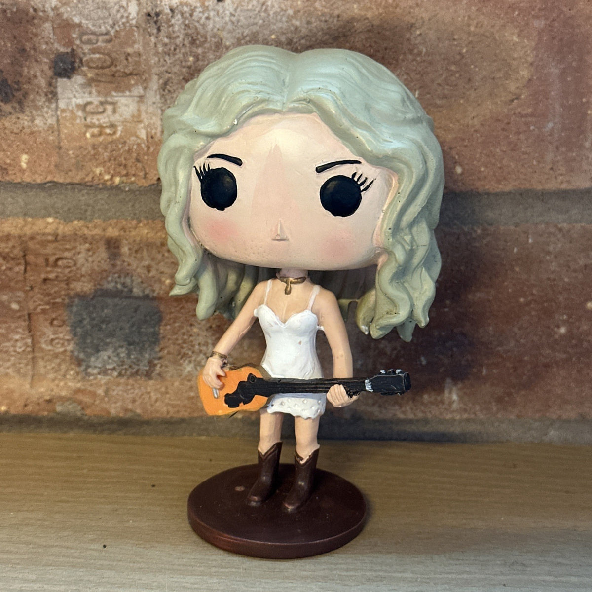 Taylor Swift Guitar White Dress Resin Figure Doll Decor Pop Music Merch Singer1