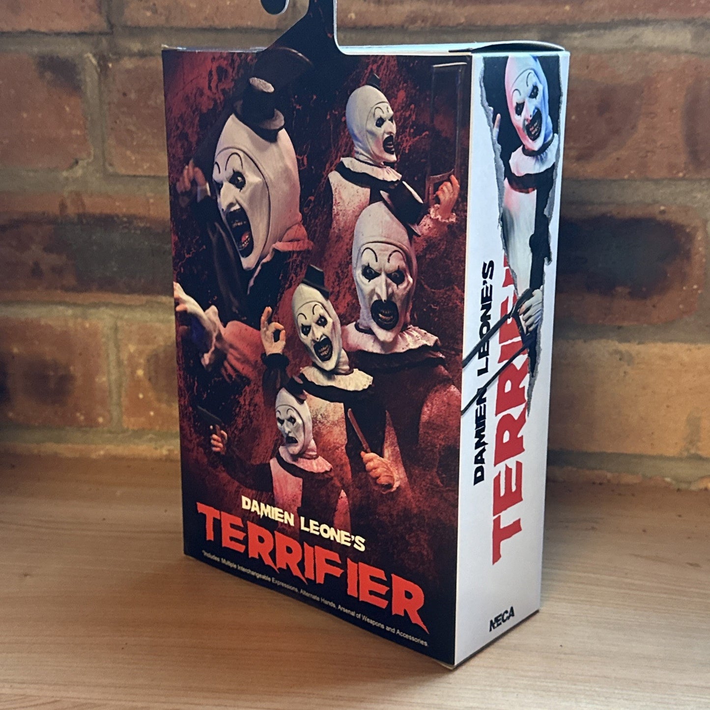Terrifier Action Figure Ultimate Art the Clown 17 cm NECA In Stock Now