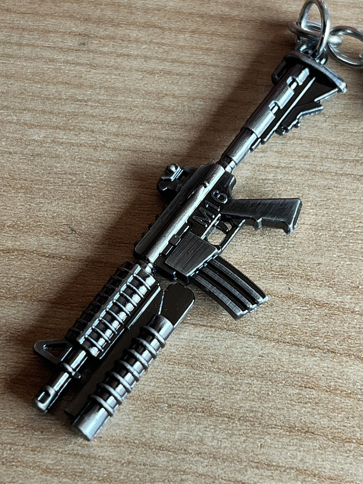 METAL REPLICA M16 ASSAULT RIFLE LAUNCHER MACHINE GUN KEYRING 6cmCOD Vietnam0