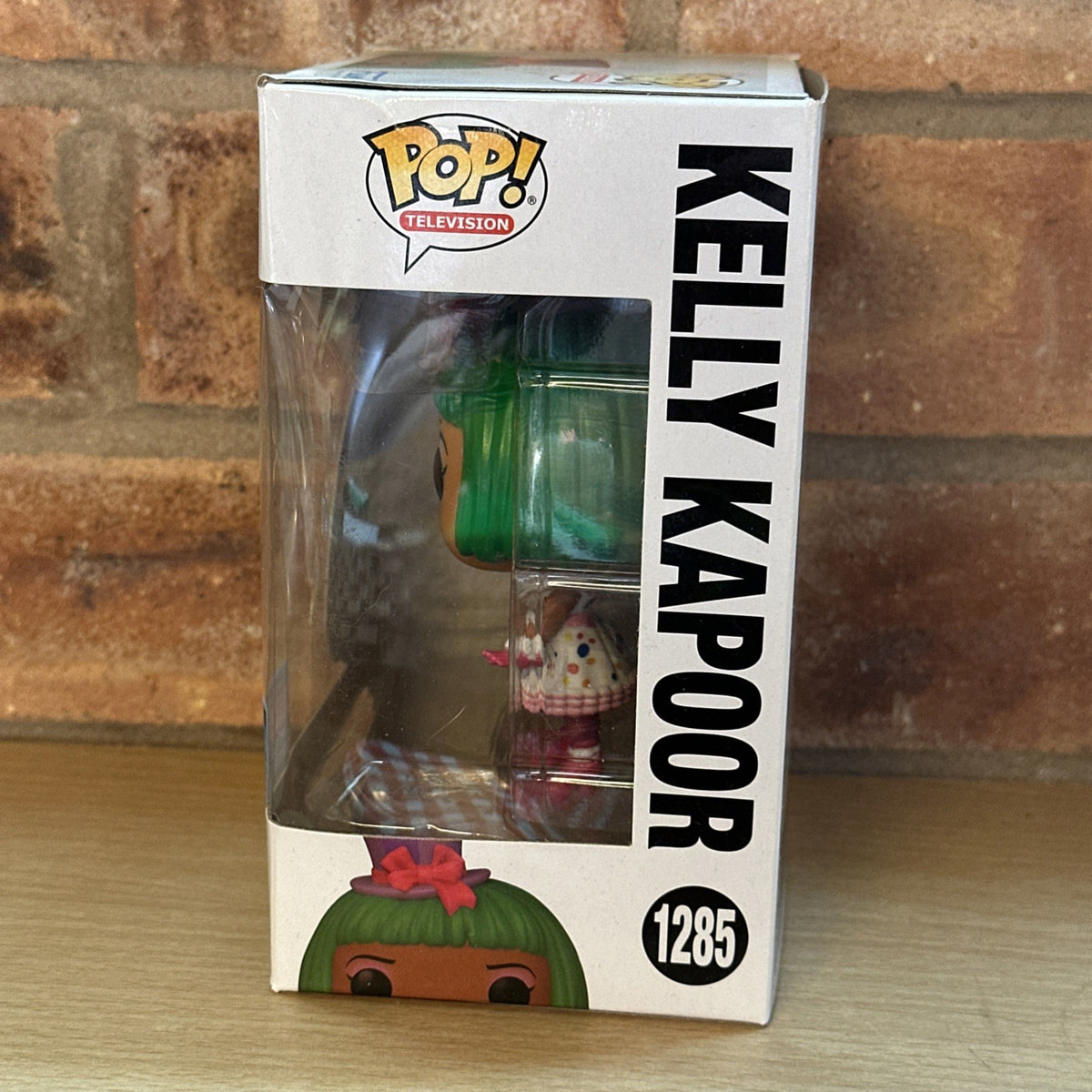 Funko Pop! Vinyl: The Office - Kelly Kapoor New York Comic Con Box Damage1
