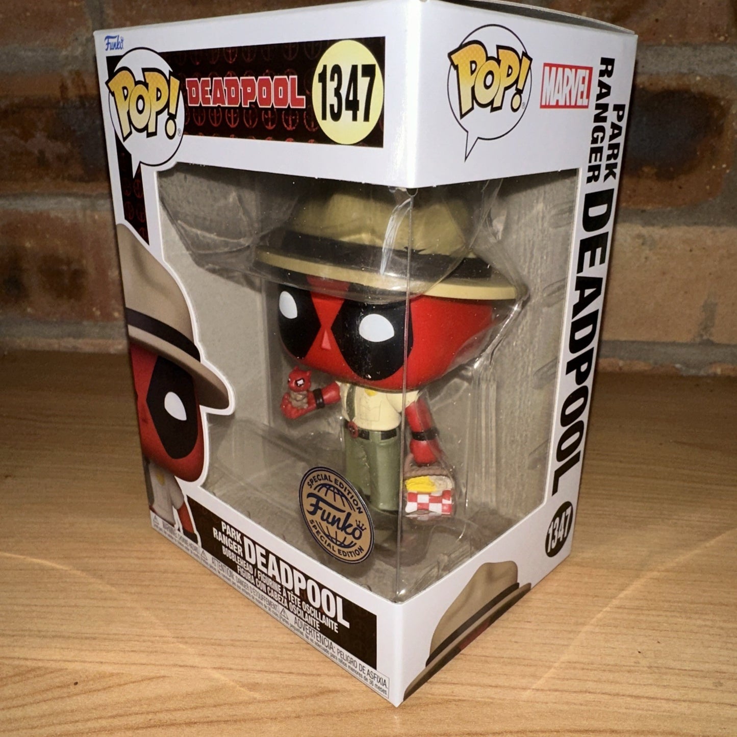 Deadpool POP! Marvel Vinyl Figure Park Ranger Deadpool Exc 1347 Set