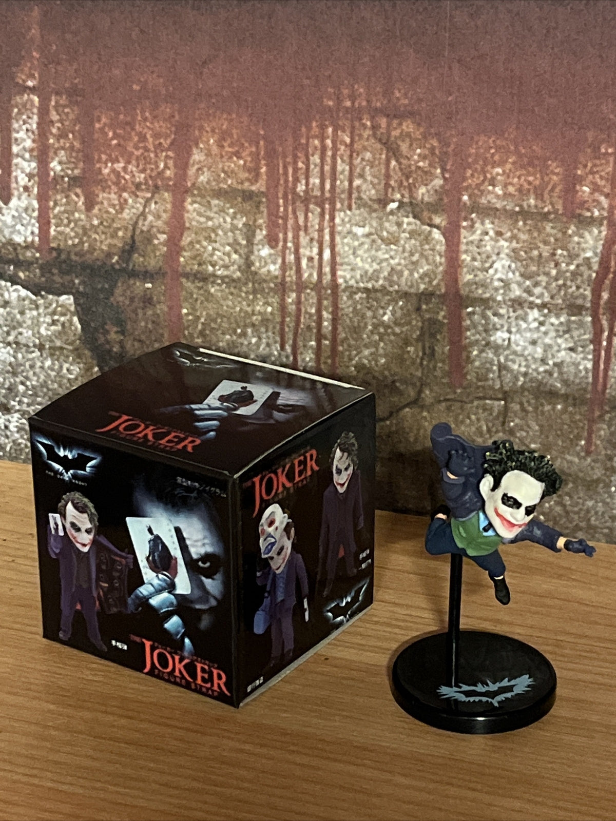 Dark Knight Batman Joker Heath Ledger Blown Up Mini Action Figure Set Gift box2