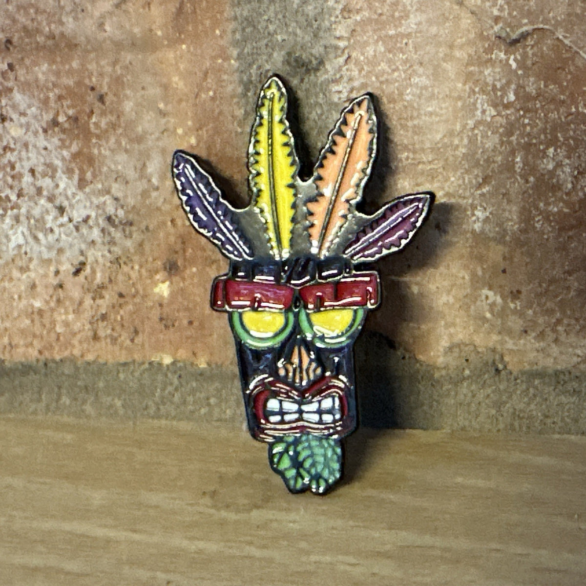 Crash Bandicoot Enamel Pin badge - Video Game Gamer Aku Aku Mask metal pin gift1