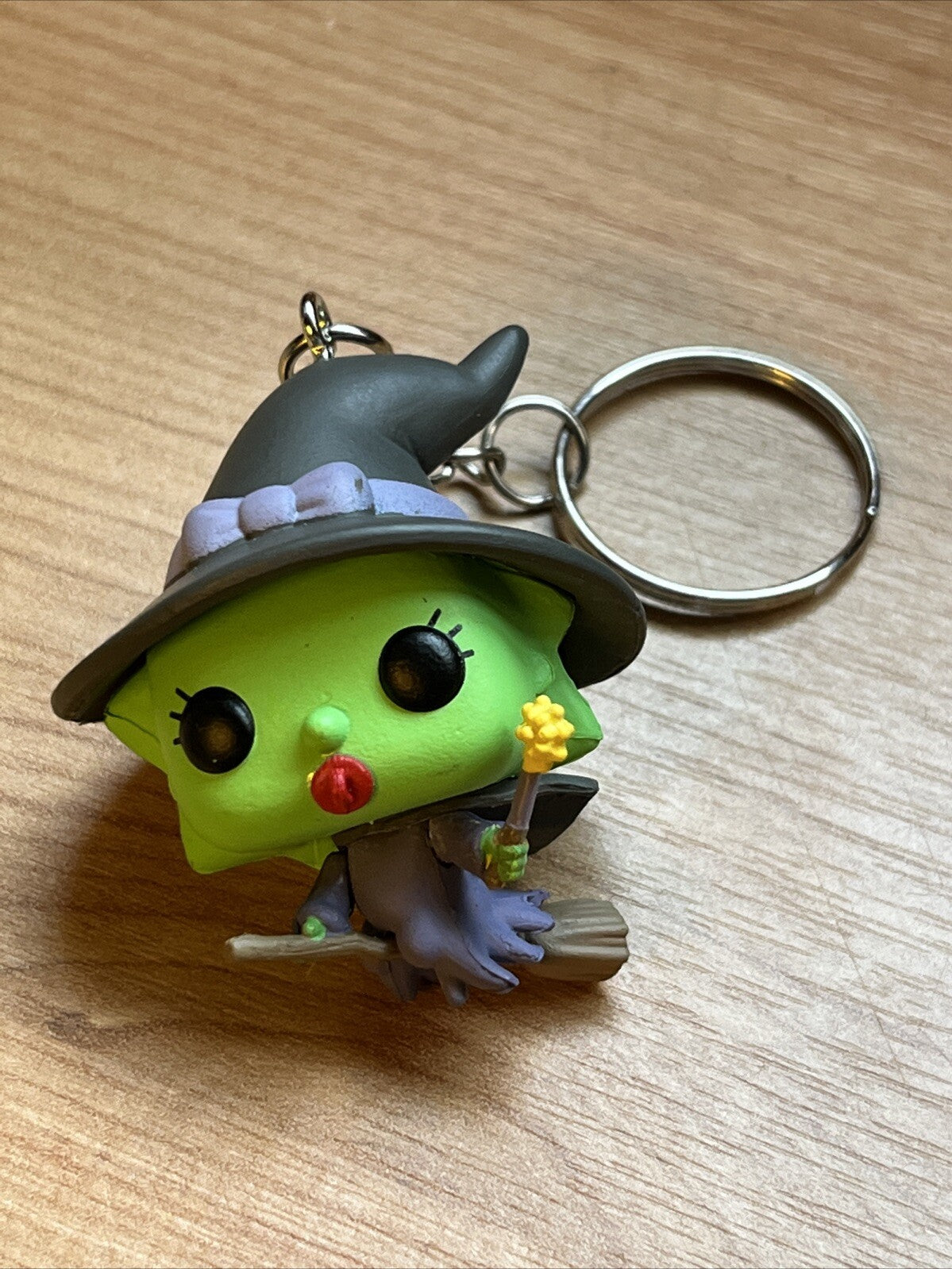 Funko THE SIMPSONS TREEHOUSE OF HORROR WITCH MAGGIE Key Ring Keyring gift bag1