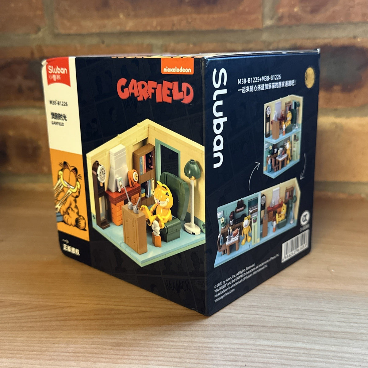 SLUBAN Garfield Building Blocks 214pcs Lounge TV Room Boxed Brick Set Gift3