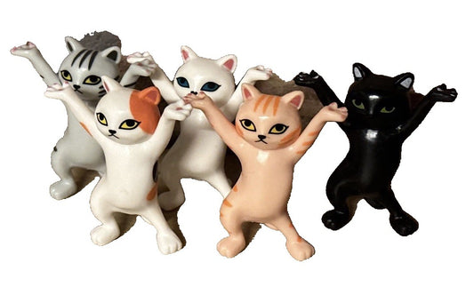 5PCS Cat Figures Raising Hands Dancing Cat Model Cat Ornaments Toys Gift Set0