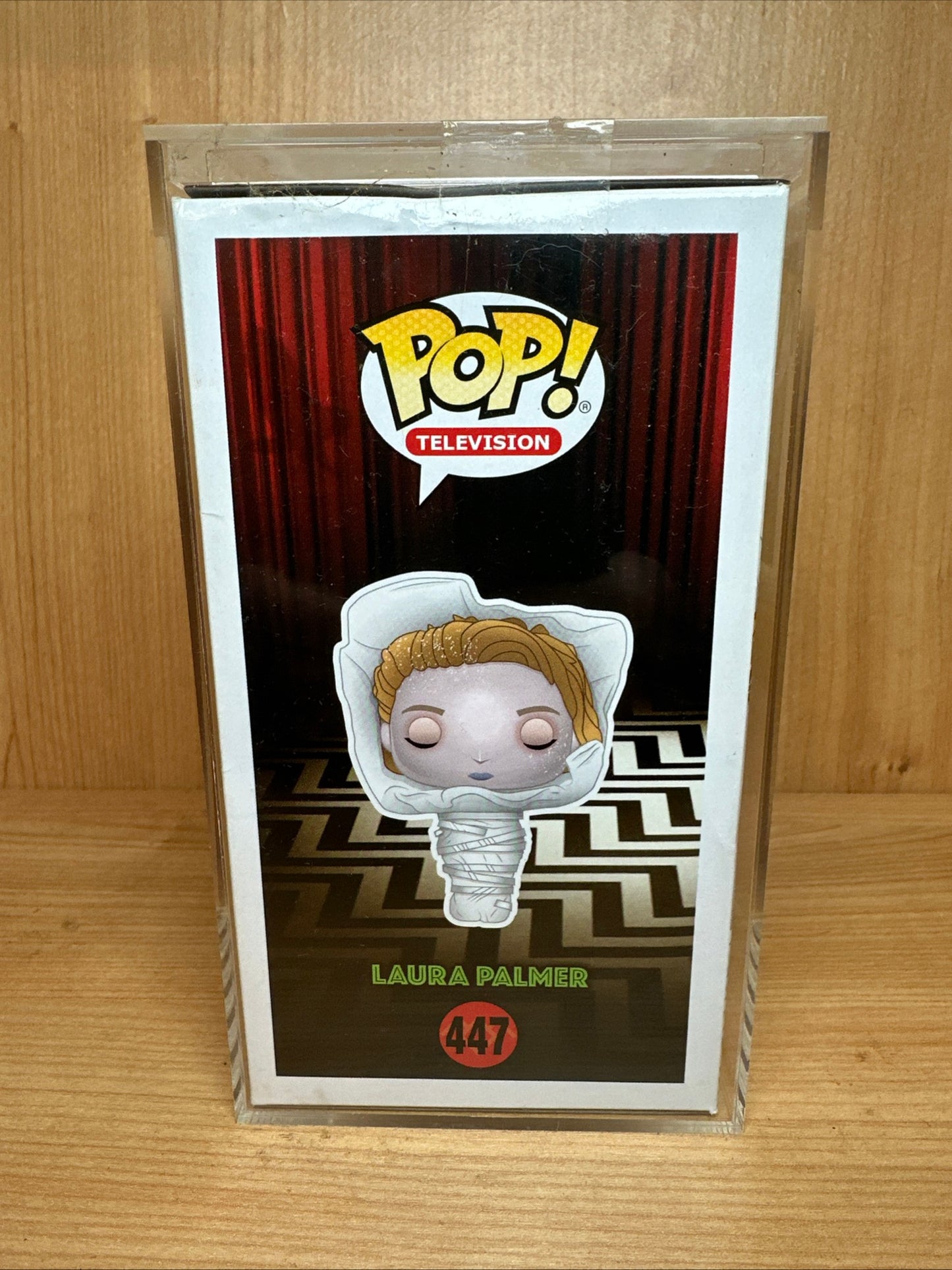 Funko Pop! TWIN PEAKS Laura Palmer Vinyl Figure #447 in hard stack case VAULTED Lynch