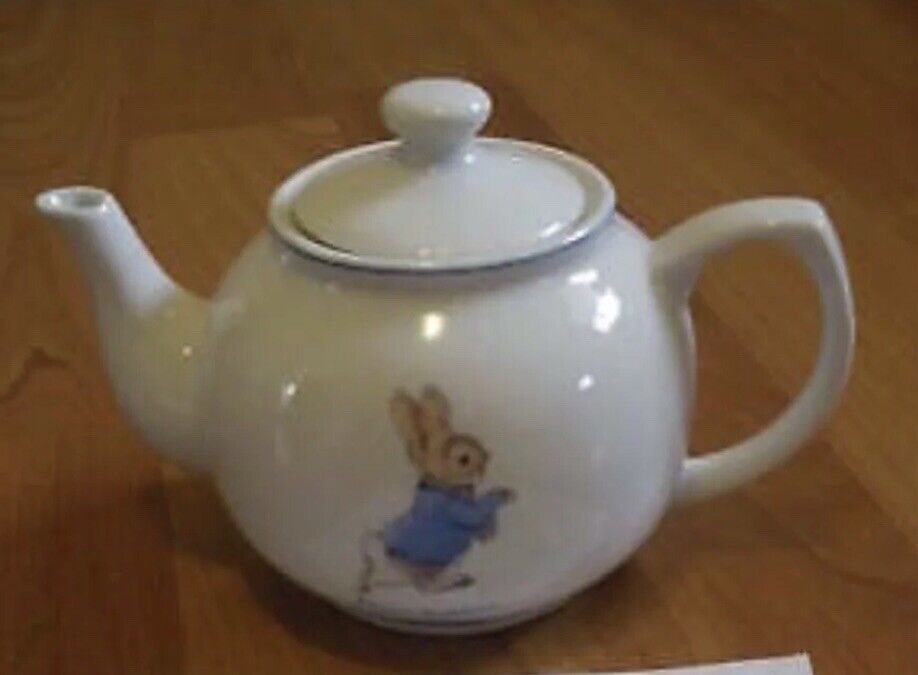 * BEATRIX POTTER COLLECTABLE TEAPOT PETER RABBIT *NEW * SMALL - SOScollectible