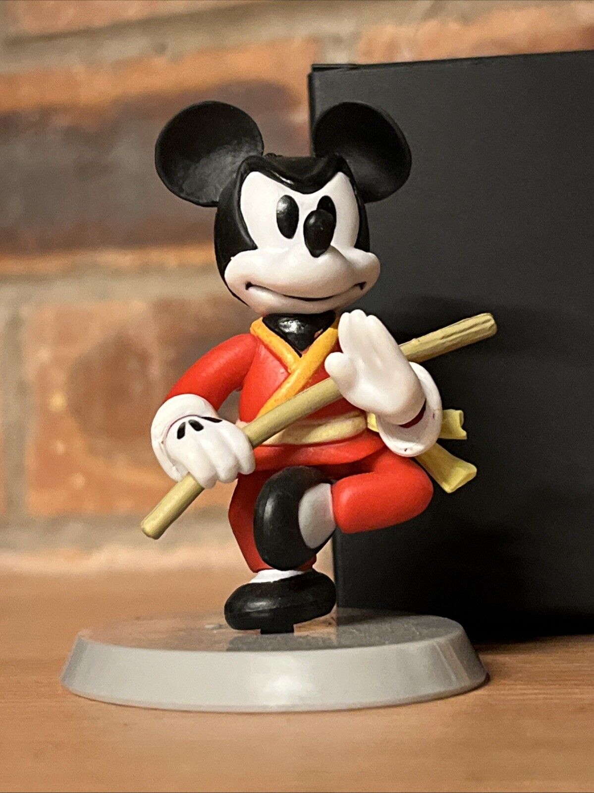 Disney Kung Fu Mickey Mouse Figure Series - Stick Fighting Bruce Lee 6cm In Box - SOScollectible