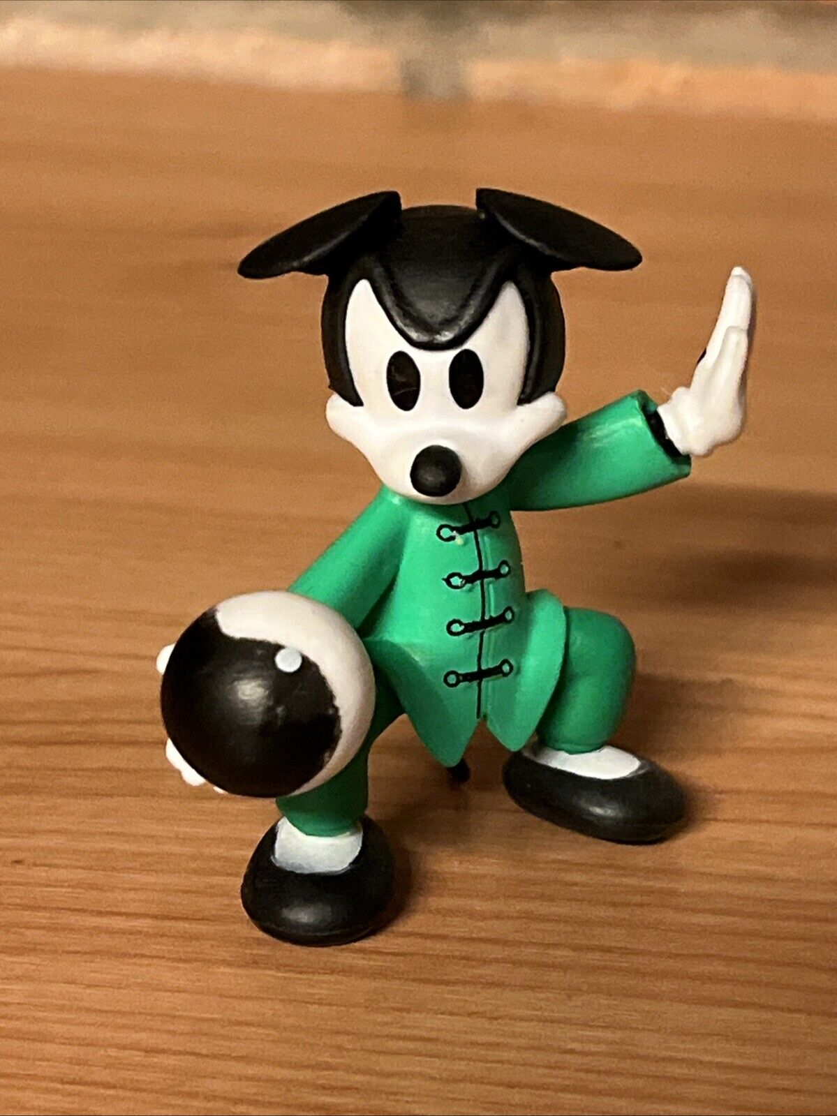 Disney Kung Fu Mickey Mouse Figure Series - Ying Yang Bruce Lee 6cm In Gift Box - SOScollectible